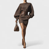 Vestido curto em malha com cintura estruturada