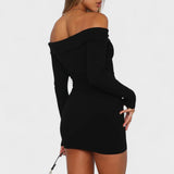 Vestido Intemporal com Ombros à Mostra