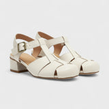 Sandálias elegantes em couro