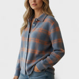 Blusa tricotada com padrão xadrez