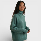 Suéter com decote alto aconchegante